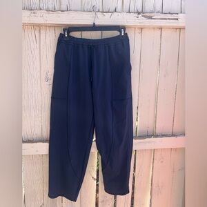 Lululemon culotte style pants size 6